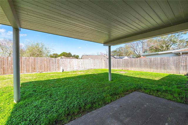 8405 Bandridge Road, La Porte, TX 77571