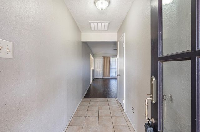 8405 Bandridge Road, La Porte, TX 77571