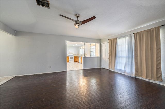 8405 Bandridge Road, La Porte, TX 77571