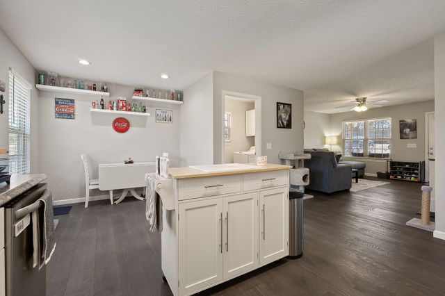 2060 Walker Cove Rd, Sparta, TN 38583