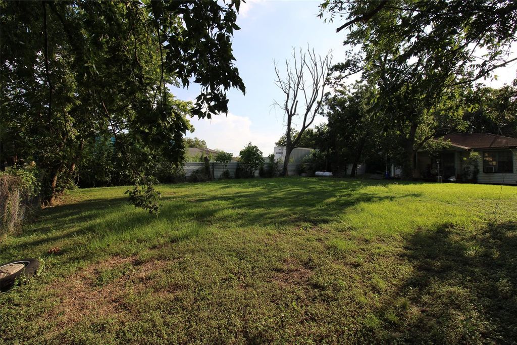 125 Hillsman Lane, Sugar Land, TX 77498