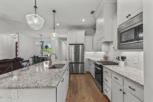 600 Ponderosa Drive, Flowood, MS 39232