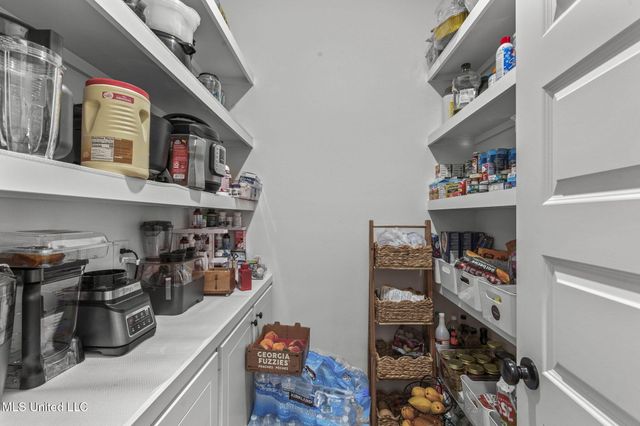 600 Ponderosa Drive, Flowood, MS 39232