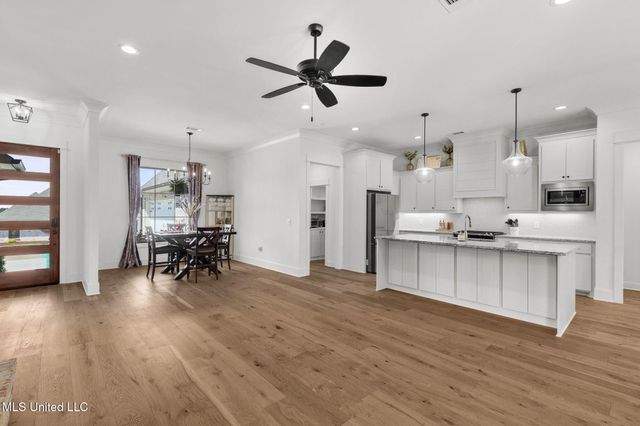 600 Ponderosa Drive, Flowood, MS 39232