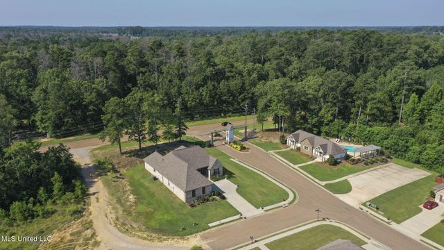 600 Ponderosa Drive, Flowood, MS 39232