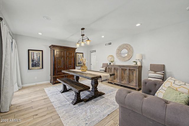 2802 E MISSION Lane, Phoenix, AZ 85028