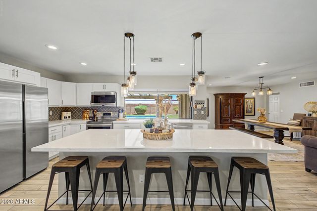 2802 E MISSION Lane, Phoenix, AZ 85028