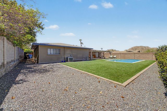 2802 E MISSION Lane, Phoenix, AZ 85028