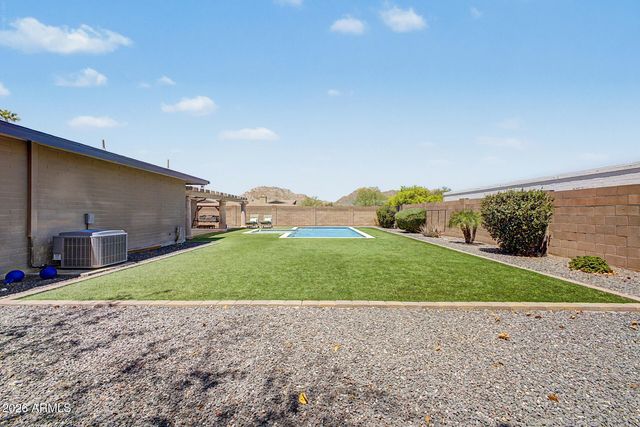 2802 E MISSION Lane, Phoenix, AZ 85028
