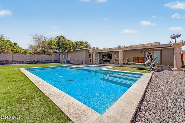 2802 E MISSION Lane, Phoenix, AZ 85028