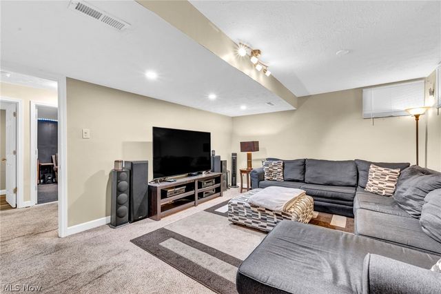 920 Alder Run Way, Akron, OH 44333