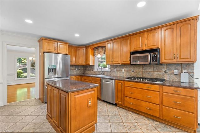 1549 Turkey Hill Road, Winston-salem, NC 27106