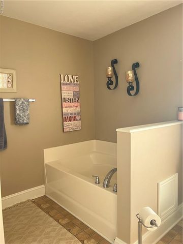 28341 Sunbeam RD, Franklin, VA 23851