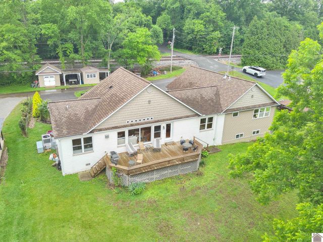 1255 Stiles Landing, Paducah, KY 42003
