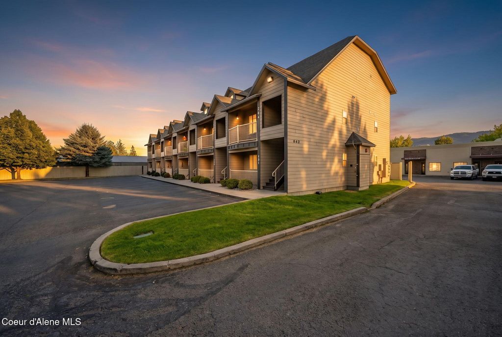 842 N Chase RD, APT 102, Post Falls, ID 83854 photo 1