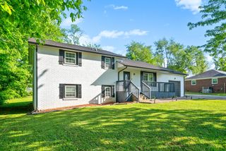 105 Airport Rd, Clarksville, TN 37042