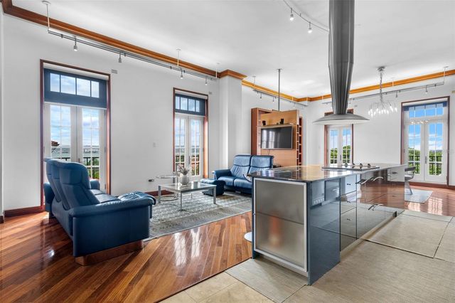 251 & 301 RECINTO SUR & SAN JUSTO, Old San Juan, PR 00901