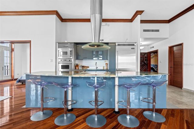 251 & 301 RECINTO SUR & SAN JUSTO, Old San Juan, PR 00901