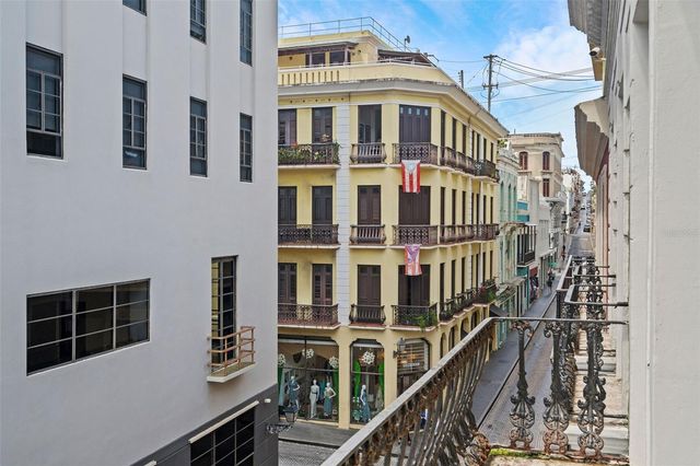 251 & 301 RECINTO SUR & SAN JUSTO, Old San Juan, PR 00901