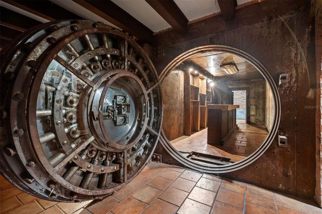 251 & 301 RECINTO SUR & SAN JUSTO, Old San Juan, PR 00901