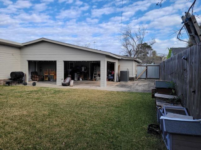 7326 Thurow Street, Houston, TX 77087