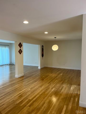 3601 N Oaks Boulevard, North Brunswick, NJ 08902