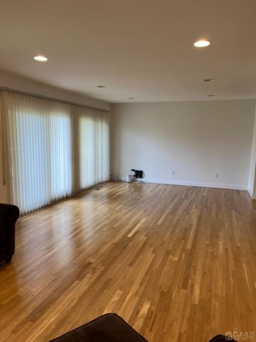 3601 N Oaks Boulevard, North Brunswick, NJ 08902