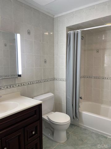 3601 N Oaks Boulevard, North Brunswick, NJ 08902