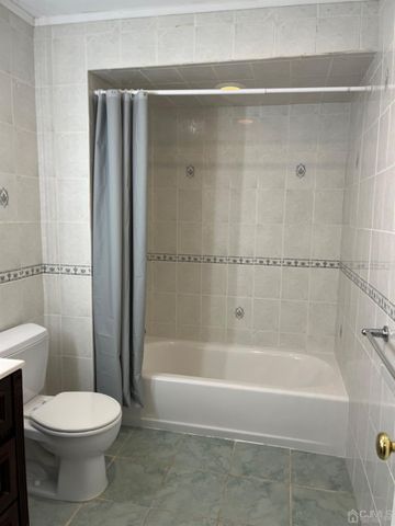 3601 N Oaks Boulevard, North Brunswick, NJ 08902