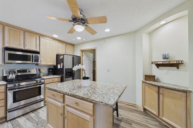 625 Wesley Commons Drive 47, Golden Valley, MN 55427
