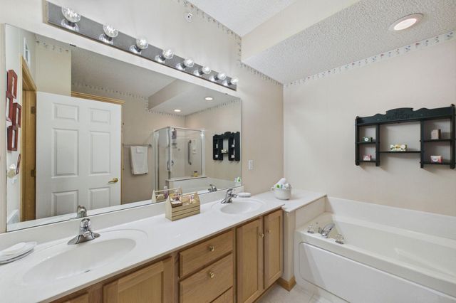 625 Wesley Commons Drive 47, Golden Valley, MN 55427