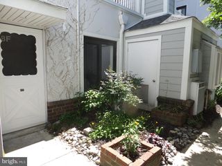 1750 OAKWOOD TER #8F, Penn Valley, PA 19072