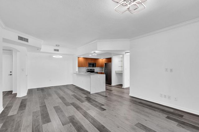110 N FEDERAL Highway 1113, Fort Lauderdale, FL 33301