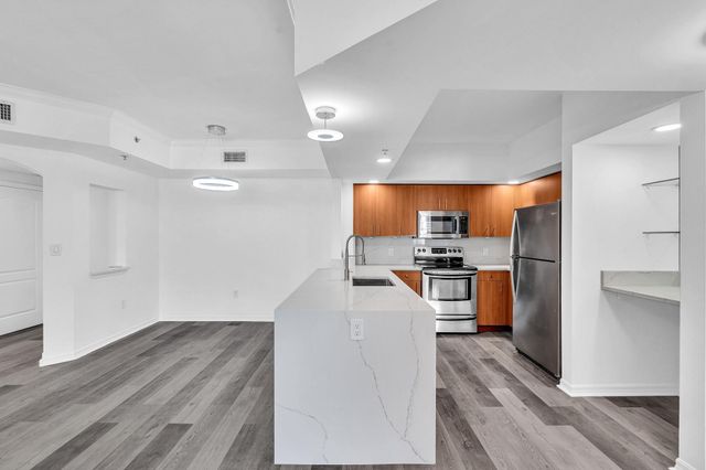 110 N FEDERAL Highway 1113, Fort Lauderdale, FL 33301