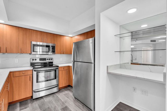 110 N FEDERAL Highway 1113, Fort Lauderdale, FL 33301