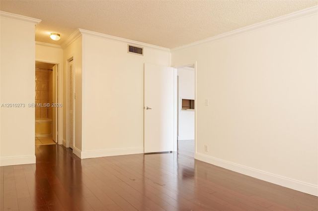 2935 NE 163rd St 5T, North Miami Beach, FL 33160