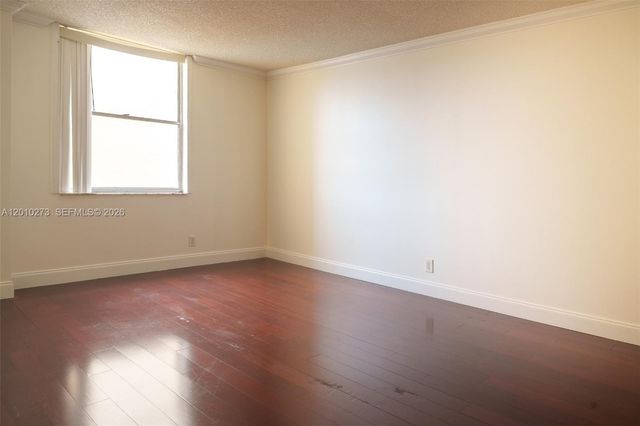 2935 NE 163rd St 5T, North Miami Beach, FL 33160