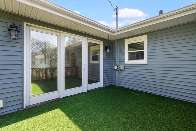 320 W Elm Street, Sun Prairie, WI 53590