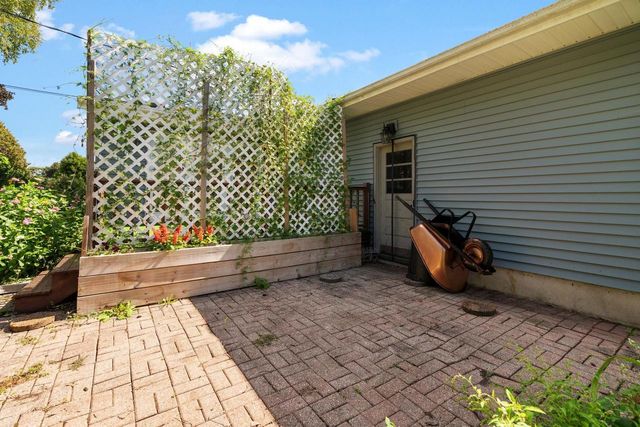 320 W Elm Street, Sun Prairie, WI 53590