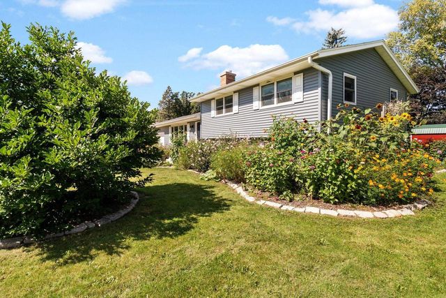 320 W Elm Street, Sun Prairie, WI 53590