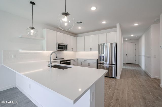 7908 W Frier Drive, Glendale, AZ 85303