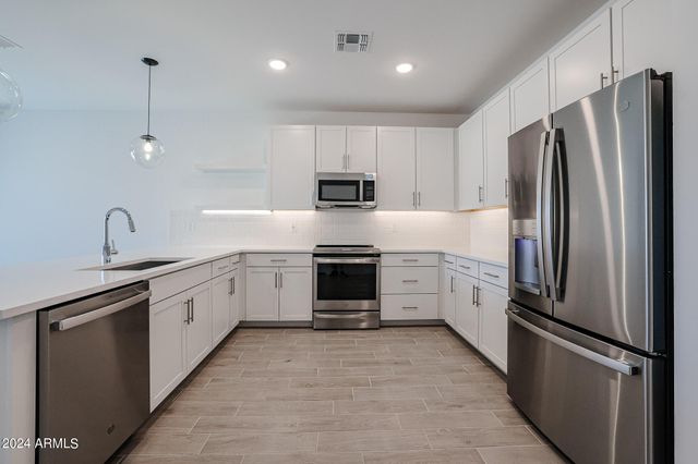7908 W Frier Drive, Glendale, AZ 85303
