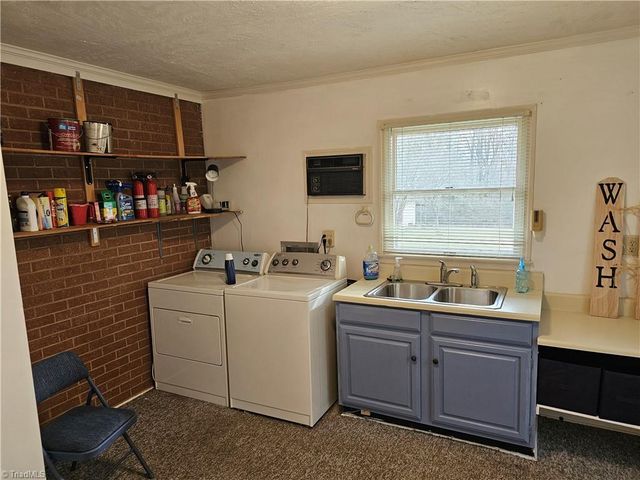 2230 Independence Road, Winston-salem, NC 27106