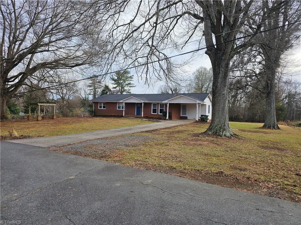 2230 Independence Road, Winston-salem, NC 27106