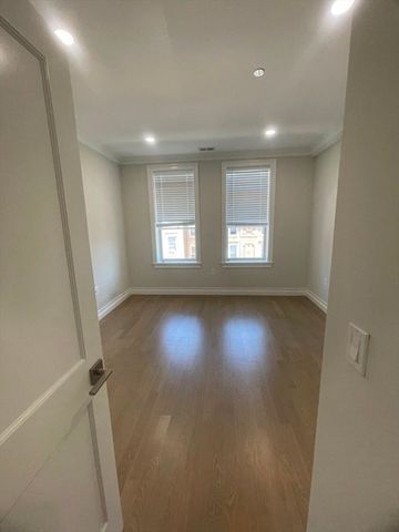 14 Mount Hood Road 5, Boston, MA 02135