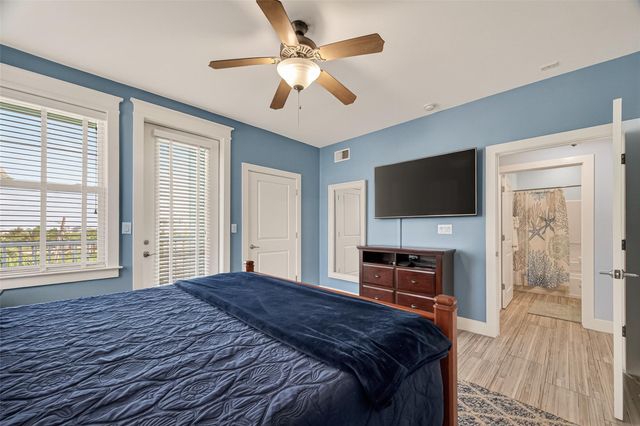 4211 Pointe West Drive 203, Galveston, TX 77554