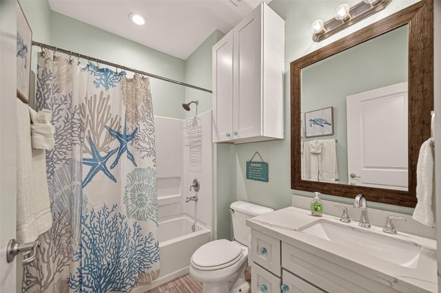4211 Pointe West Drive 203, Galveston, TX 77554