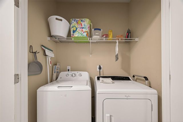 4211 Pointe West Drive 203, Galveston, TX 77554