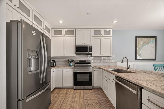 4211 Pointe West Drive 203, Galveston, TX 77554