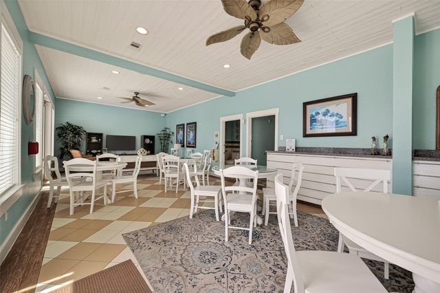 4211 Pointe West Drive 203, Galveston, TX 77554